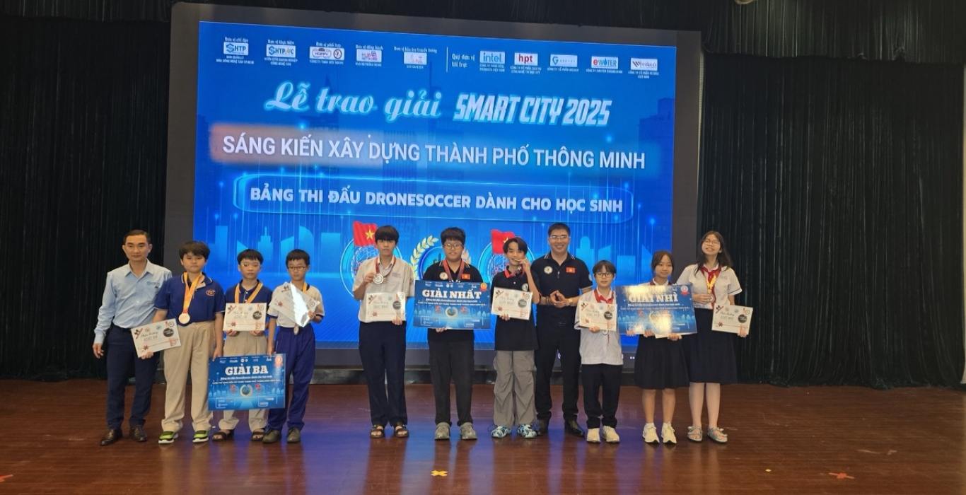 Giải Nhất - Nhì - Ba: DroneSoccer Smart City 2025